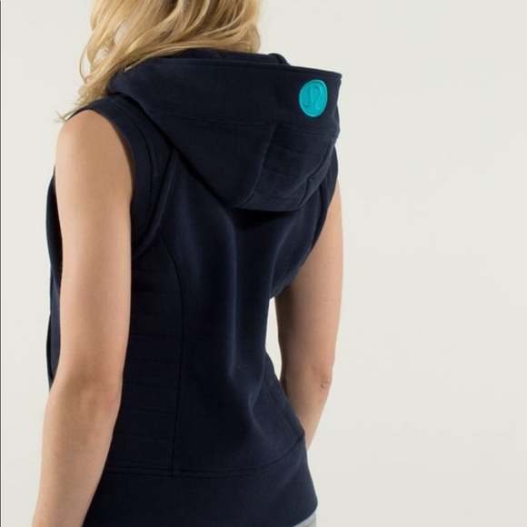 ❌SOLD❌Lululemon Vest/Hoodie size 8 Navy - Picture 2 of 7